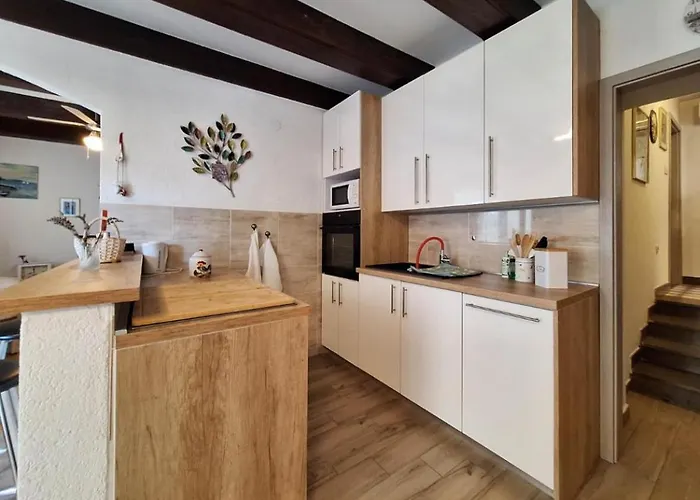Emma Apartman Povile